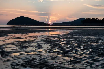 干潟と夕日（香川県三豊市）