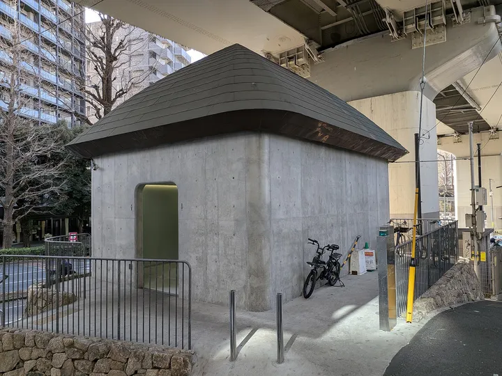 公衆トイレの建物