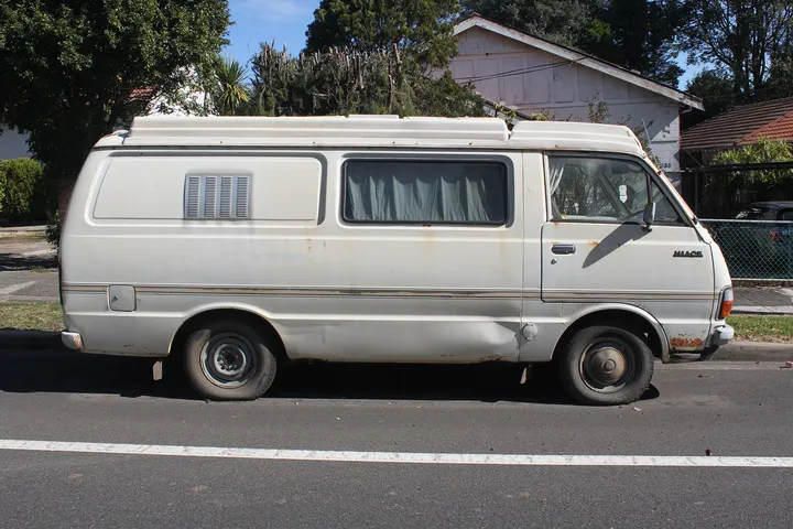 ハイエースのバン（キャンパーの元の車）