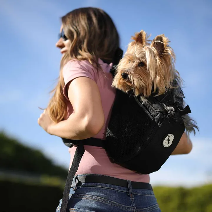 背負う犬用のキャリー
