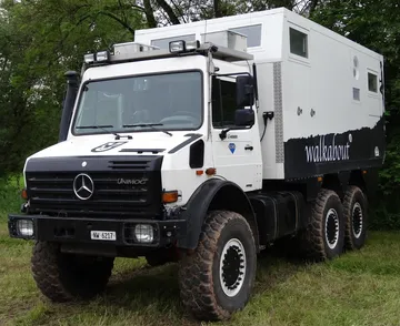 UNICAT MD52H(ウニモグ U4000 を6輪駆動に改造)。2013年の展示会